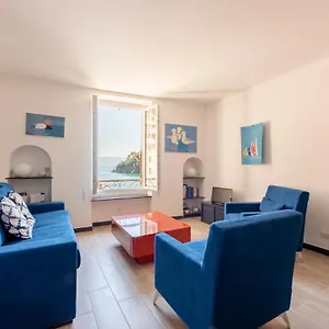 https://hintown-la-finestra-on-the-piazzetta-in-portofino.hotelitalianriviera.com